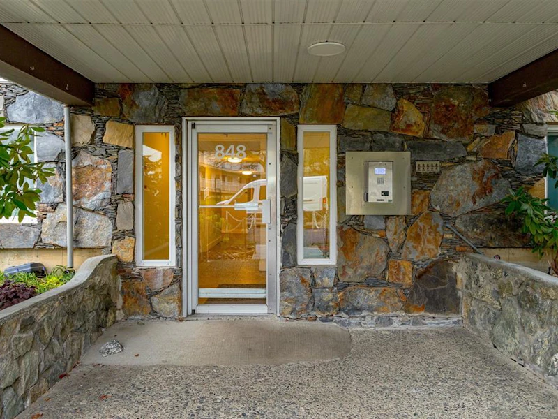 205 - 848 Esquimalt Road, Esquimalt BC V9A 6W9