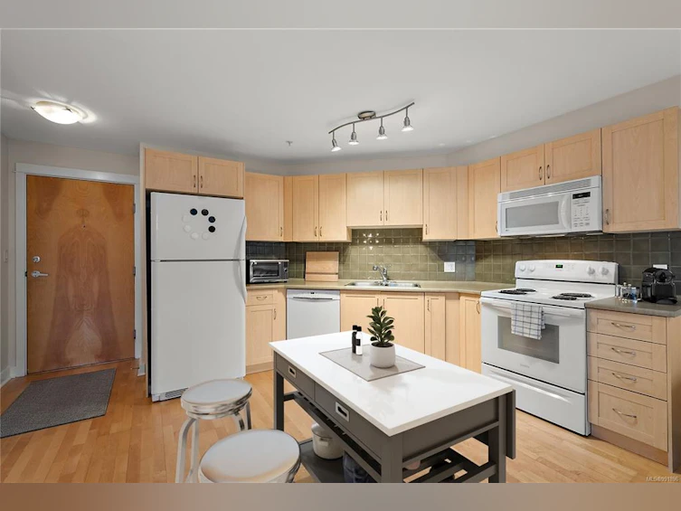 207-1155 Yates Street, Victoria, BC, V8V 3N1 - 10