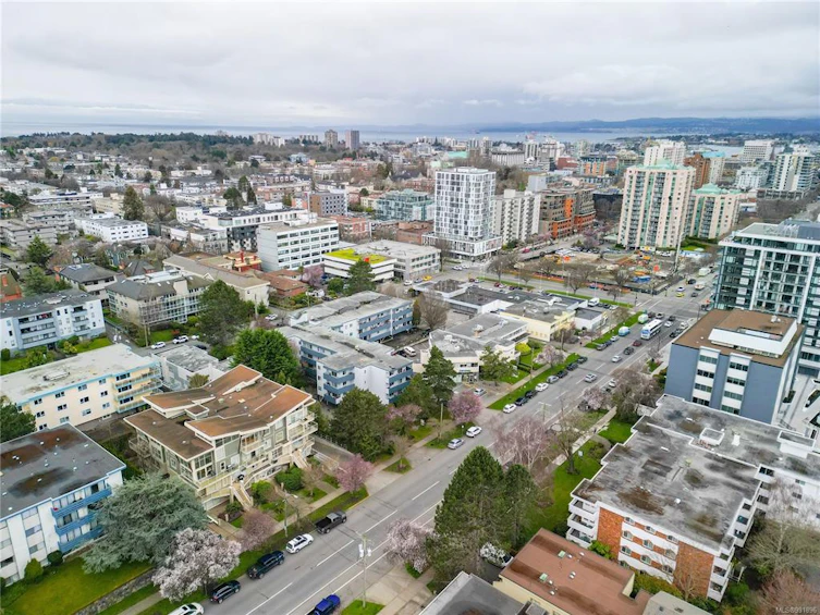 207-1155 Yates Street, Victoria, BC, V8V 3N1 - 18