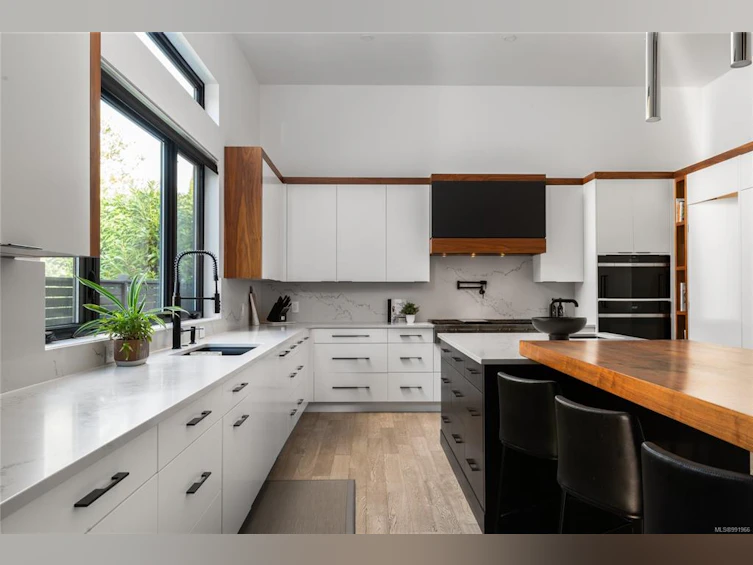 374 Sunset Avenue, Oak Bay, BC, V8S 4L2 - 9