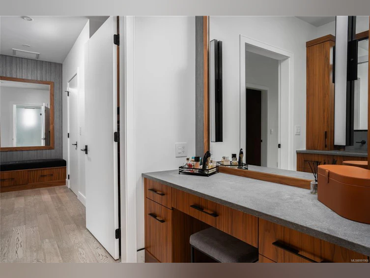 374 Sunset Avenue, Oak Bay, BC, V8S 4L2 - 23