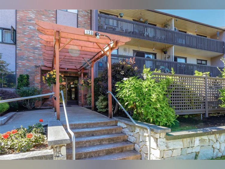 211-130 E Sunningdale Road, Qualicum Beach, BC, V9K 1P6 - 12