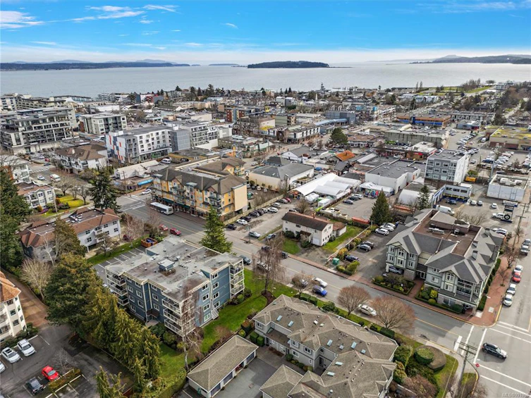 302-2360 James White Boulevard, Sidney, BC, V8L 1Z7 - 23