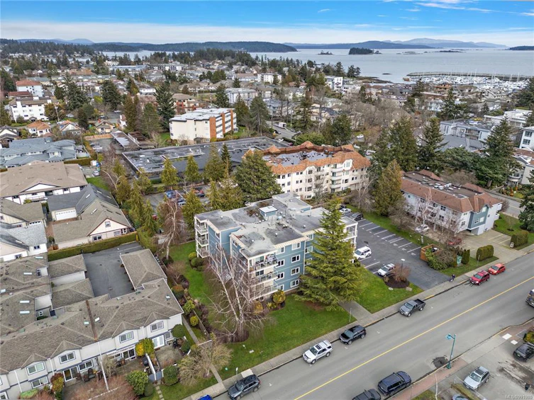 302-2360 James White Boulevard, Sidney, BC, V8L 1Z7 - 24