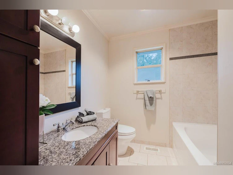 5957 Deuchars Drive, Duncan, BC, V9L 1L5 - 17