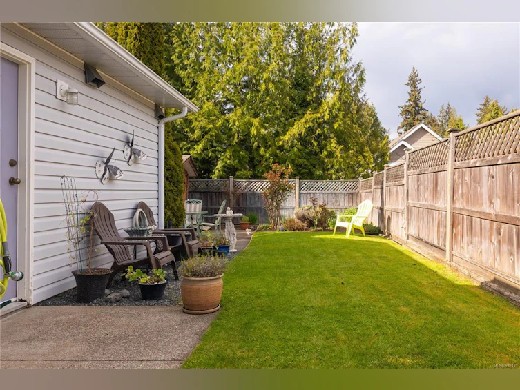 239 Fifth Avenue, Qualicum Beach, BC, V9K 1S2 - 8