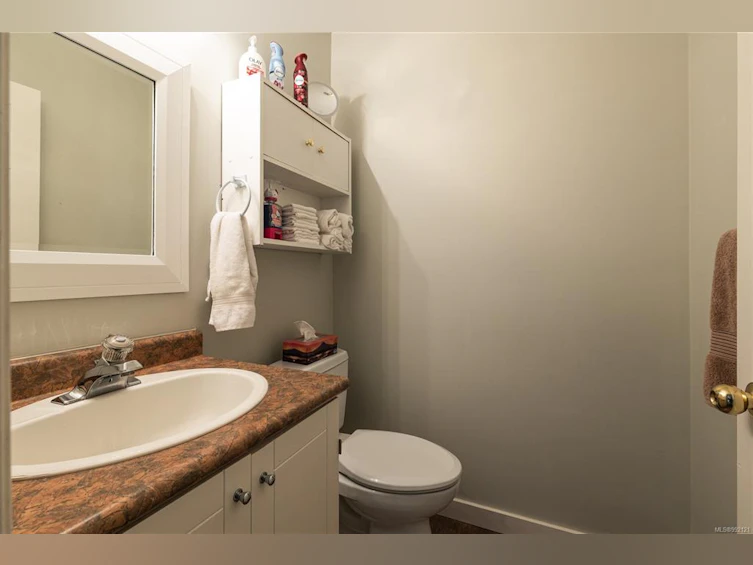 239 Fifth Avenue, Qualicum Beach, BC, V9K 1S2 - 23