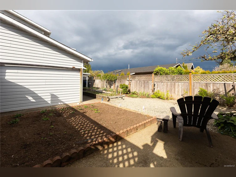 239 Fifth Avenue, Qualicum Beach, BC, V9K 1S2 - 33