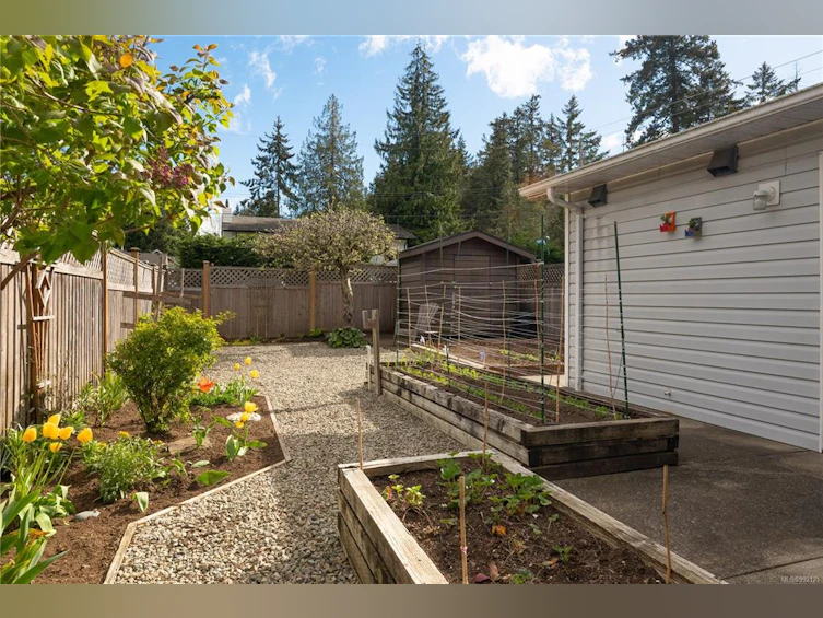 239 Fifth Avenue, Qualicum Beach, BC, V9K 1S2 - 34