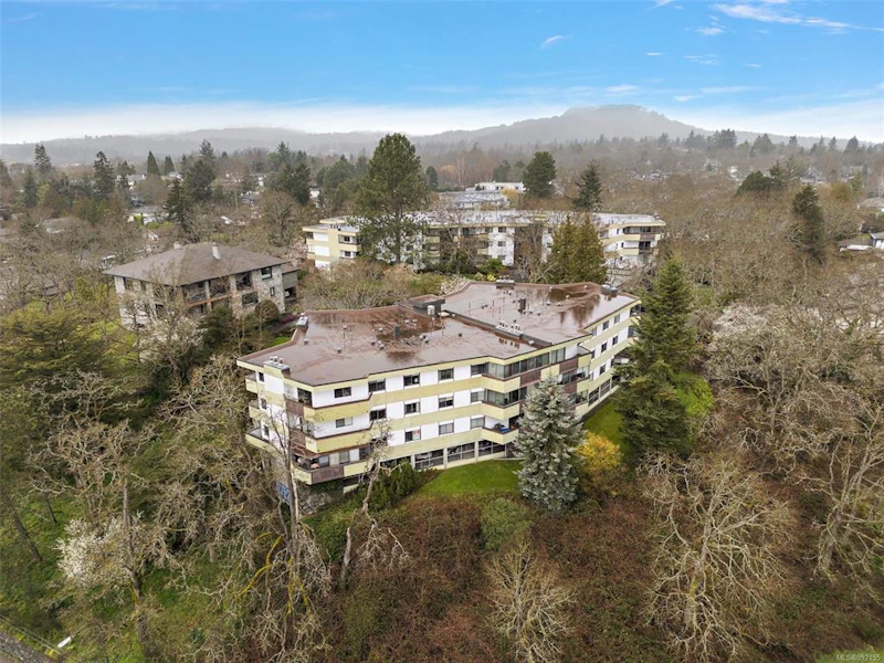 24 - 3958 Cedar Hill Road, Saanich BC V8N 3B8