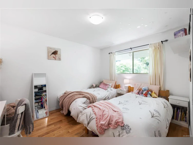 365 W First Avenue, Qualicum Beach, BC, V9K 1H6 - 28