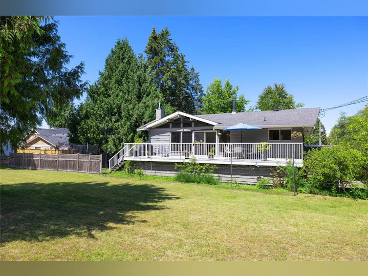 365 W First Avenue, Qualicum Beach, BC, V9K 1H6 - 38