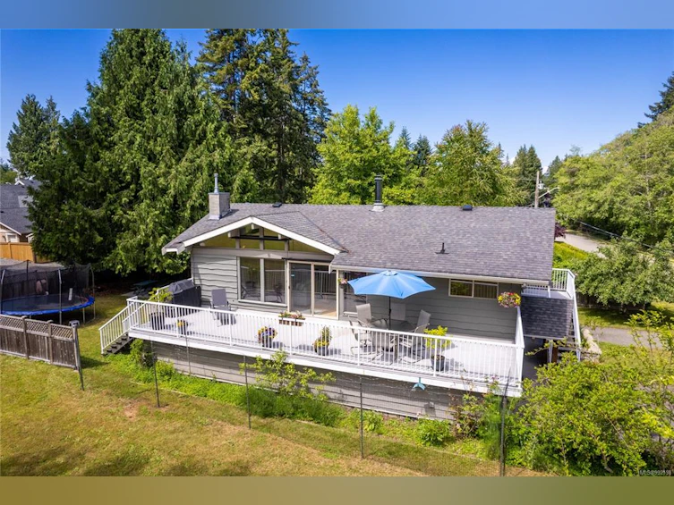 365 W First Avenue, Qualicum Beach, BC, V9K 1H6 - 45