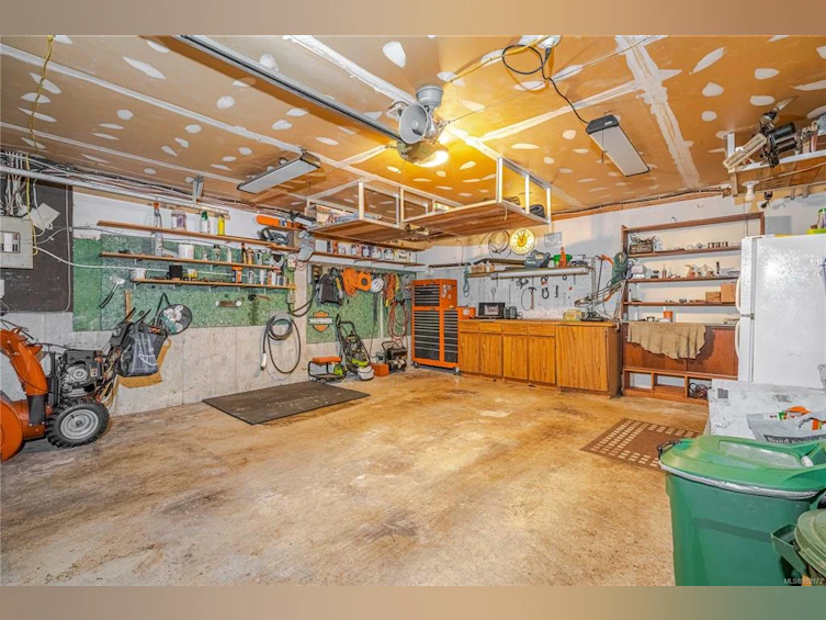 6913 Hagan Road, Central Saanich, BC, V8M 1B2 - 32