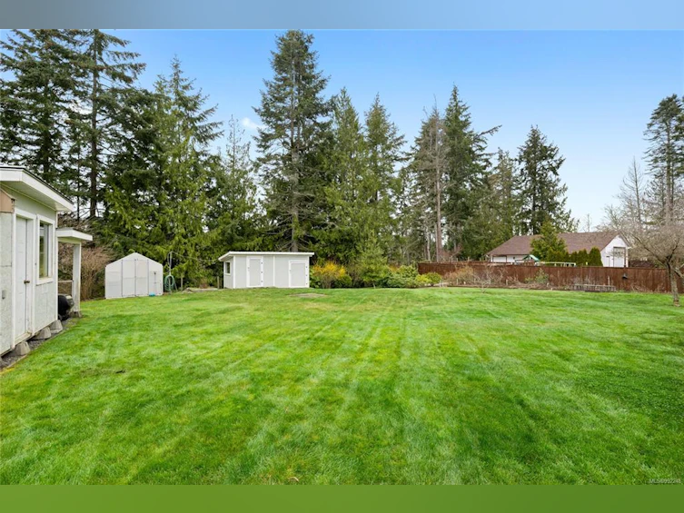 811 Woodland Drive, French Creek, BC, V9P 1Z2 - 21