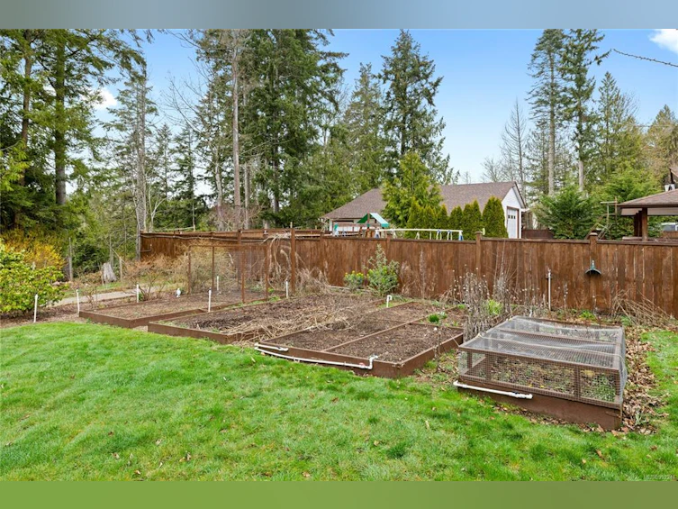 811 Woodland Drive, French Creek, BC, V9P 1Z2 - 22