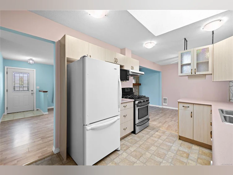 811 Woodland Drive, French Creek, BC, V9P 1Z2 - 27