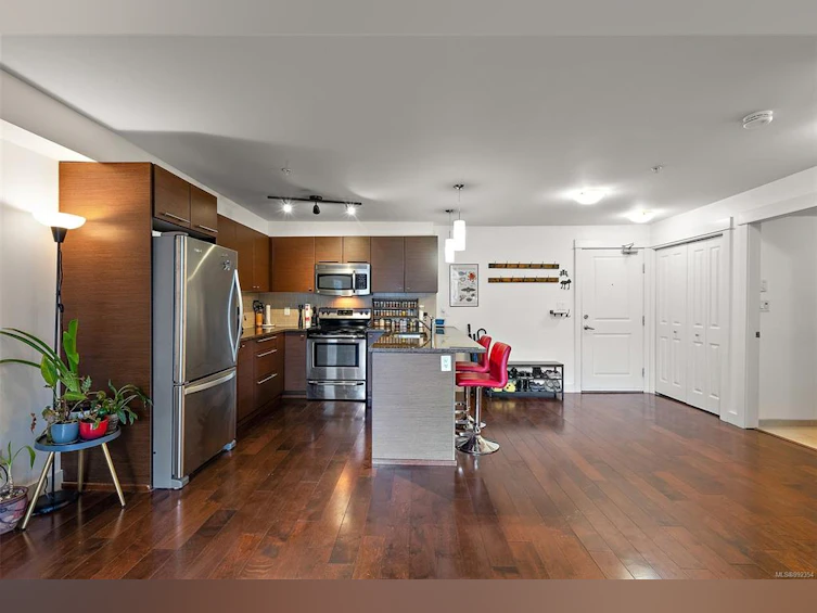 212-1315 Esquimalt Road, Esquimalt, BC, V9A 3P5 - 5