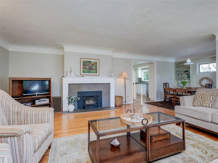 3533 Salsbury Way, Saanich, BC, V8P 3K7 - 4