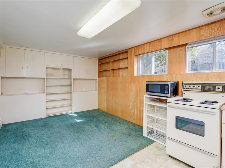 3533 Salsbury Way, Saanich, BC, V8P 3K7 - 18