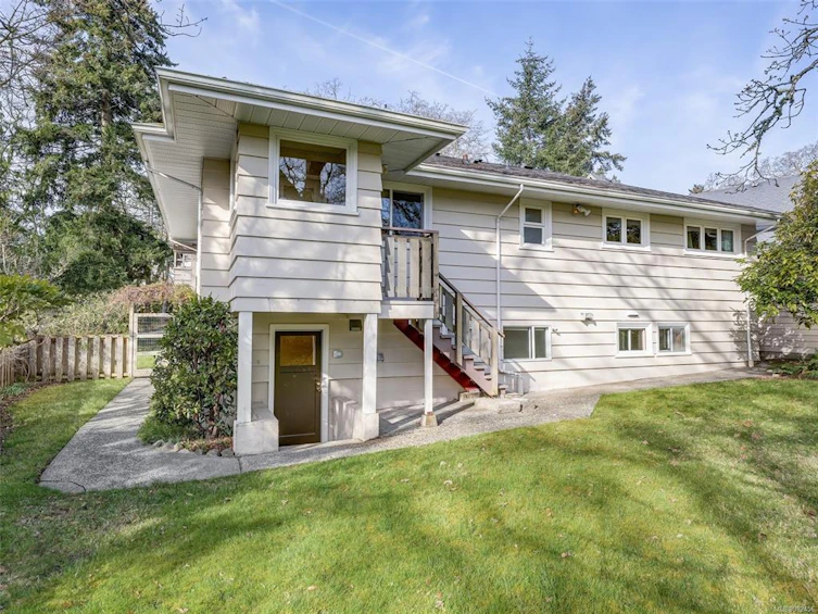 3533 Salsbury Way, Saanich, BC, V8P 3K7 - 22