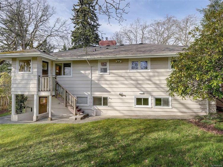 3533 Salsbury Way, Saanich, BC, V8P 3K7 - 23