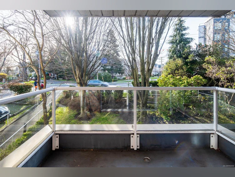 202-1710 Fort Street, Victoria, BC, V8R 1J2 - 9