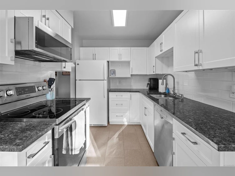 202-1710 Fort Street, Victoria, BC, V8R 1J2 - 13