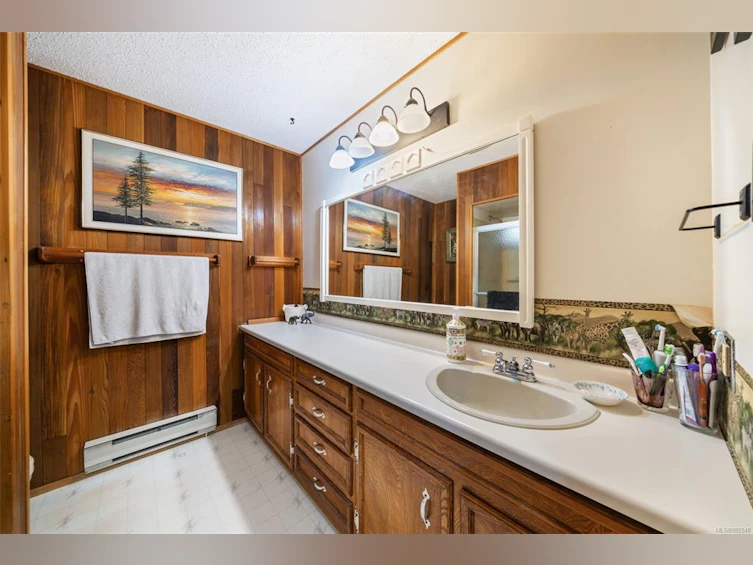 31 Savoy Road, Lake Cowichan, BC, V0R 2G0 - 27