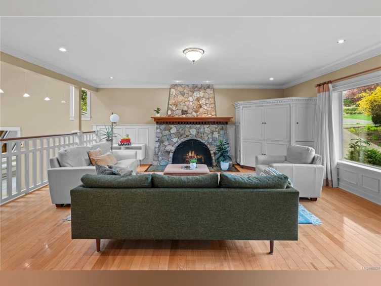 2801 Arbutus Road, Saanich, BC, V8N 5X6 - 5