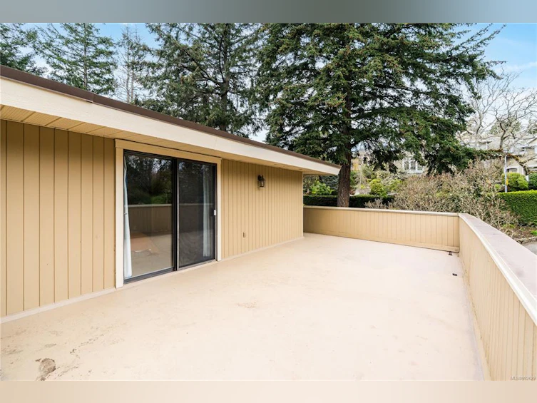 2801 Arbutus Road, Saanich, BC, V8N 5X6 - 45