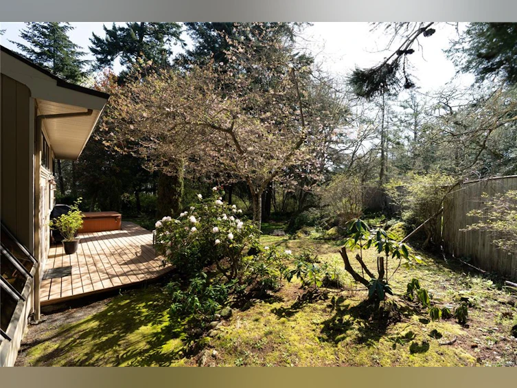 2801 Arbutus Road, Saanich, BC, V8N 5X6 - 47