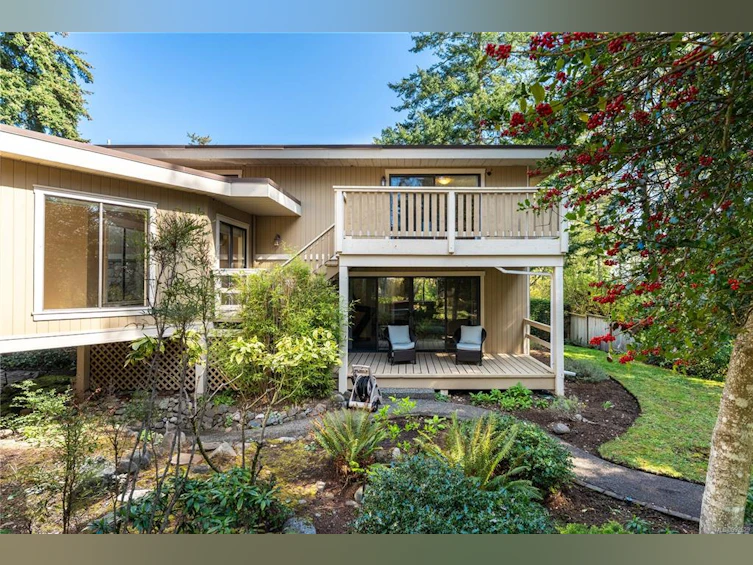 2801 Arbutus Road, Saanich, BC, V8N 5X6 - 54