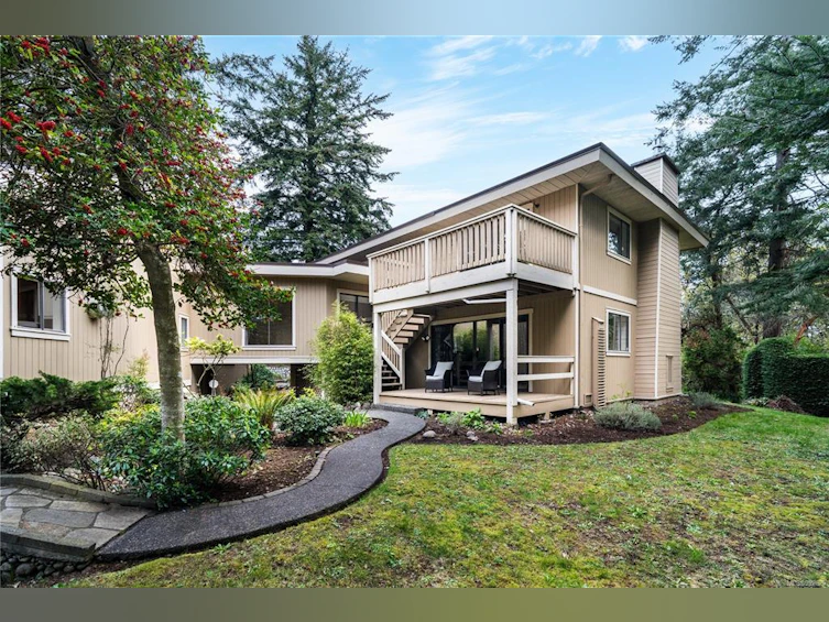 2801 Arbutus Road, Saanich, BC, V8N 5X6 - 55