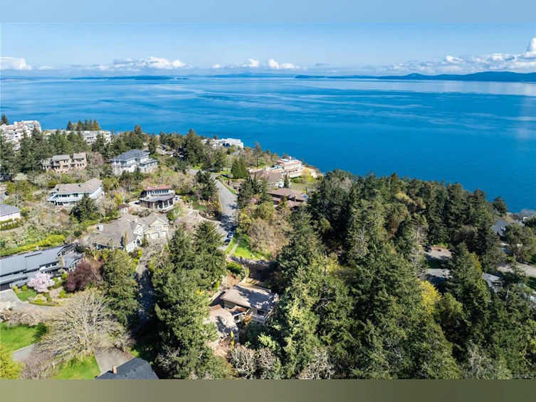 2801 Arbutus Road, Saanich, BC, V8N 5X6 - 61