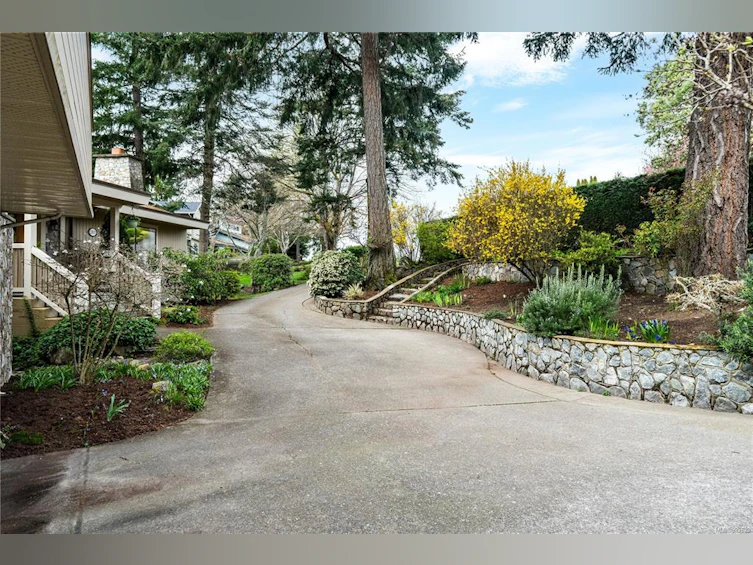 2801 Arbutus Road, Saanich, BC, V8N 5X6 - 64