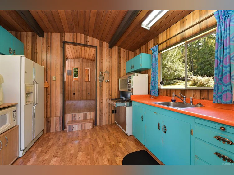 212 Cherry Tree Lane, Mayne Island, BC, V0N 2J1 - 4