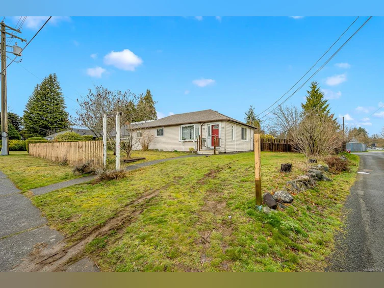 719 / 721 8th Street, Courtenay, BC, V9N 1N6 - 9