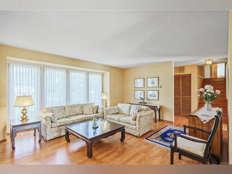 4021 Hopesmore Drive, Saanich, BC, V8N 5S8 - 7