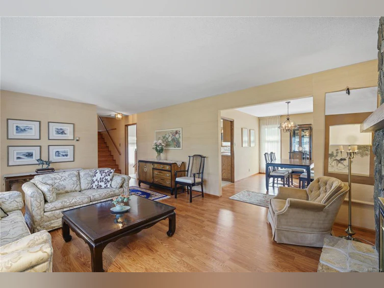 4021 Hopesmore Drive, Saanich, BC, V8N 5S8 - 9
