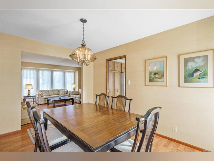 4021 Hopesmore Drive, Saanich, BC, V8N 5S8 - 11