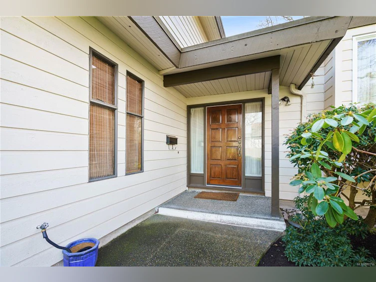 4021 Hopesmore Drive, Saanich, BC, V8N 5S8 - 43