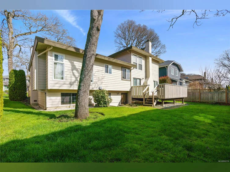 4021 Hopesmore Drive, Saanich, BC, V8N 5S8 - 45