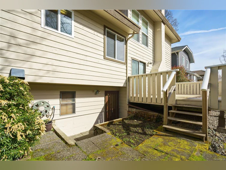 4021 Hopesmore Drive, Saanich, BC, V8N 5S8 - 46