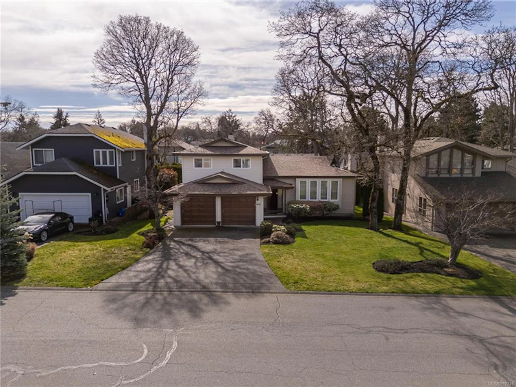 4021 Hopesmore Drive, Saanich, BC, V8N 5S8 - 55