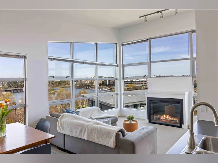 405-797 Tyee Road, Victoria, BC, V9A 7R4 - 3