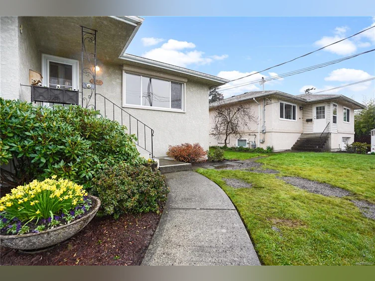 555 Davida Avenue, Saanich, BC, V9Z 2C8 - 2