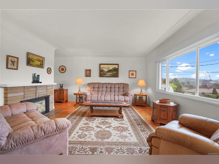 555 Davida Avenue, Saanich, BC, V9Z 2C8 - 3