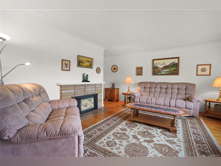 555 Davida Avenue, Saanich, BC, V9Z 2C8 - 4