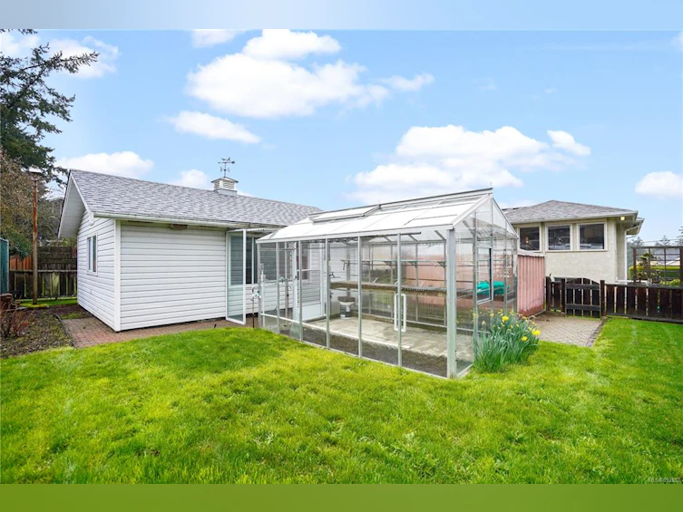 555 Davida Avenue, Saanich, BC, V9Z 2C8 - 19